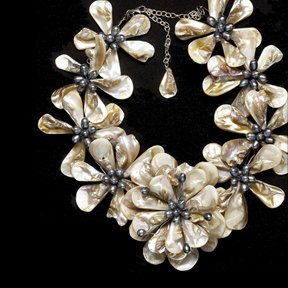 Pearl Equisite Necklace Handcrafted Unique